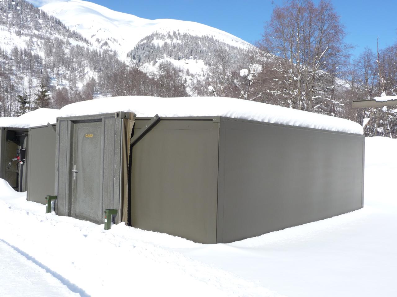 Container im Schnee