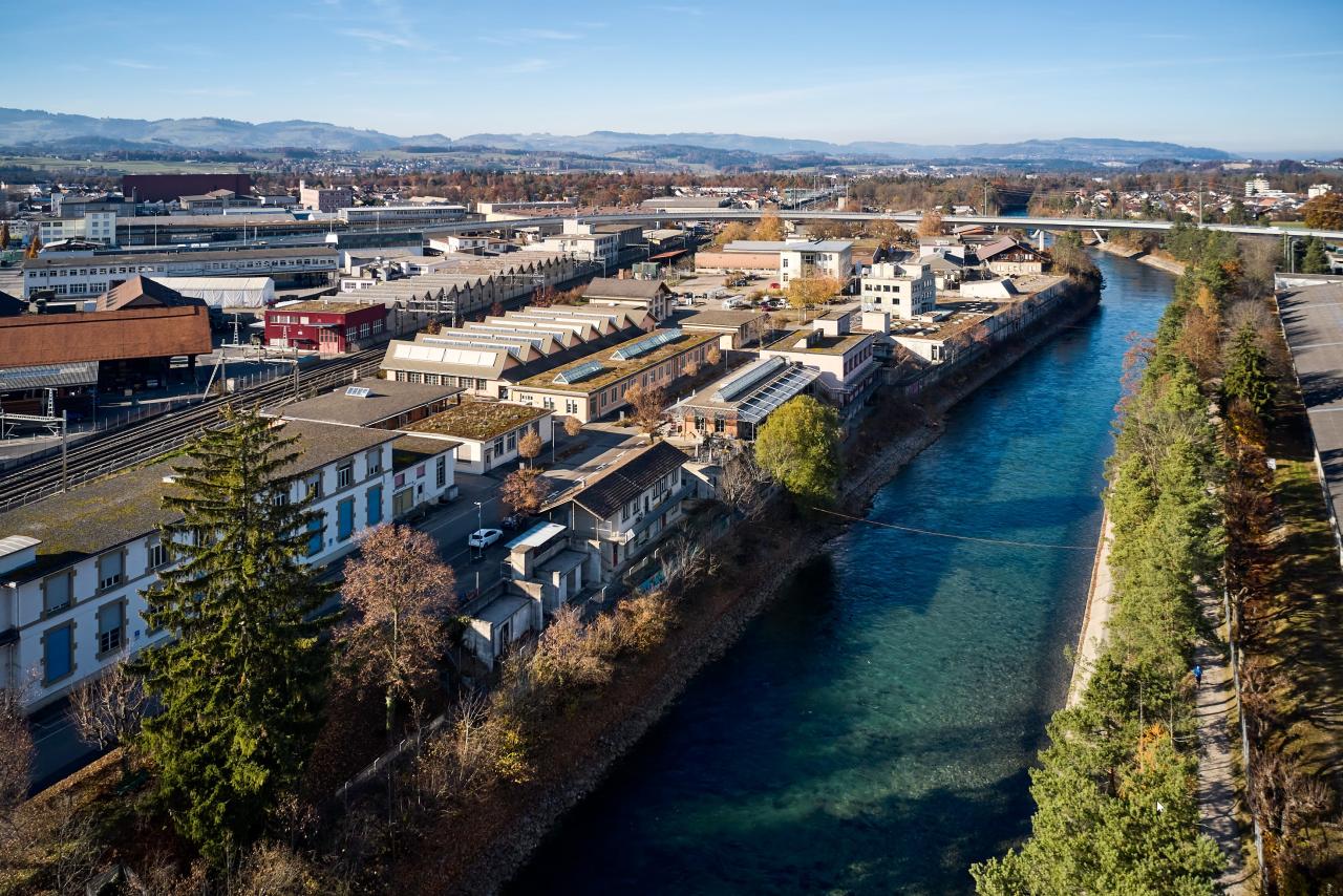 Luftaufnahme Areal Tryber in Thun mit Blick Richtung Bern