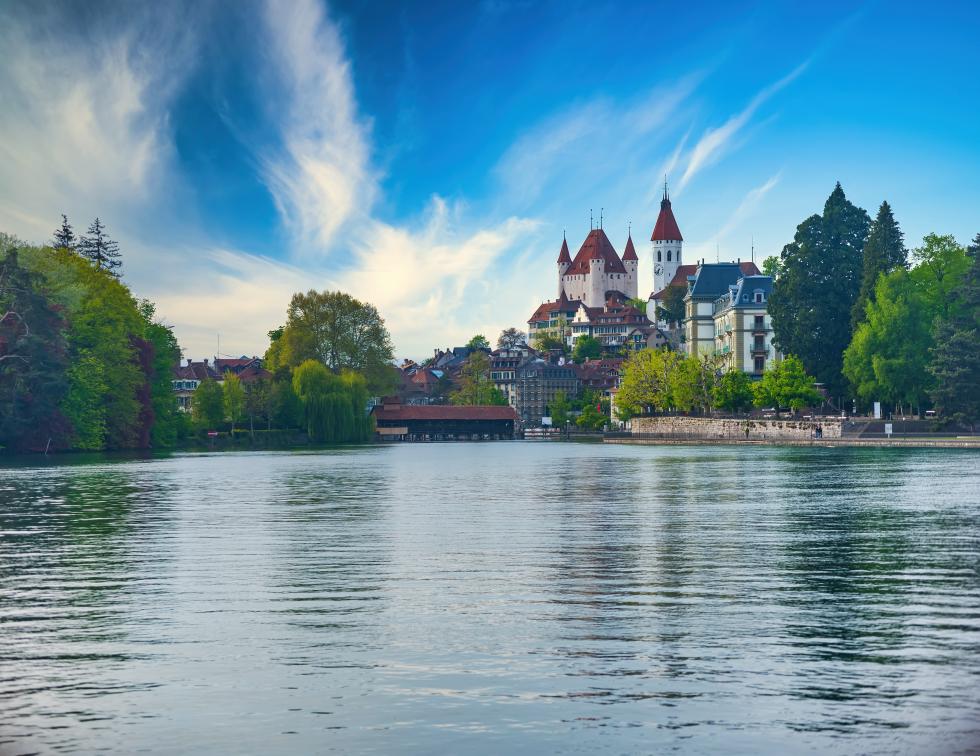 Aare mit Blick auf Thun und Steffisburg