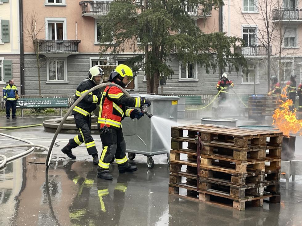 Brandschurzausbildung am Strahlrohr