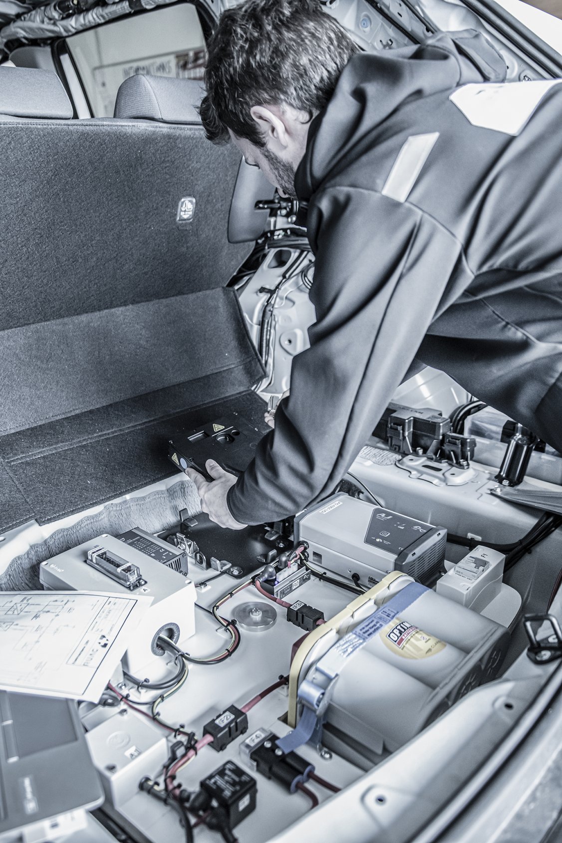 Vehicle integration and installation of radio systems | RUAG